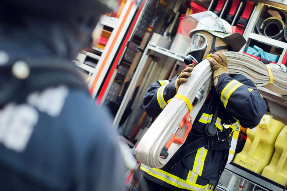 Feuerwehr und Rettungsdienst waren mit etwas 80 Einsatzkräften vor Ort (Symbolbild).