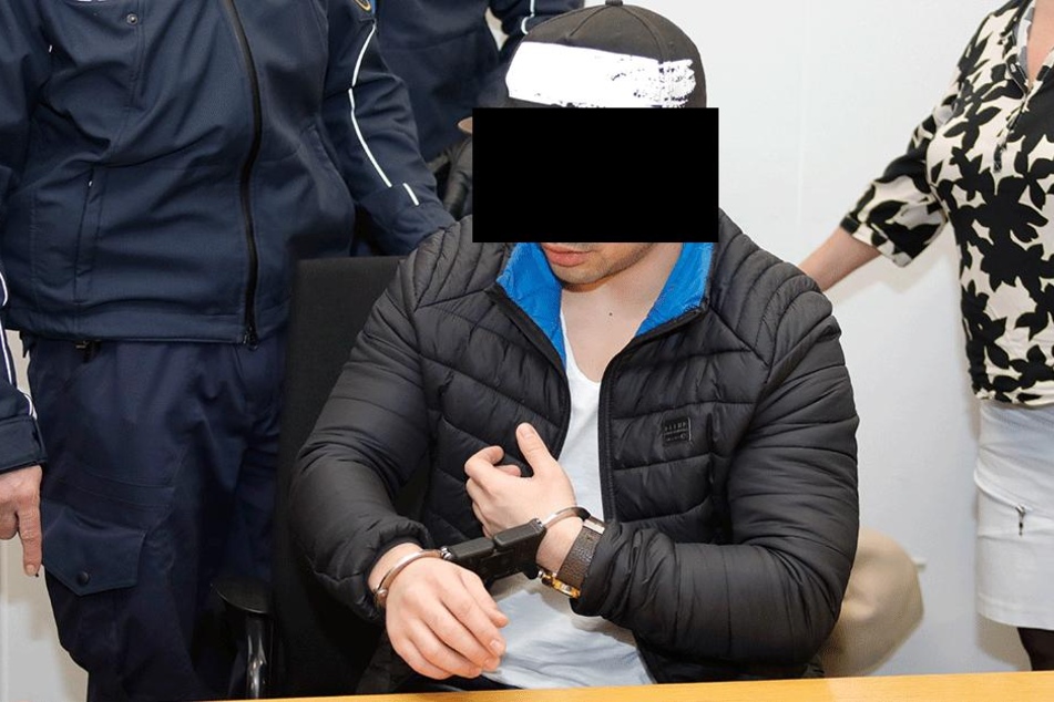 Alexander Z. (31) muss sich unter anderem wegen schweren Raubes verantworten.
