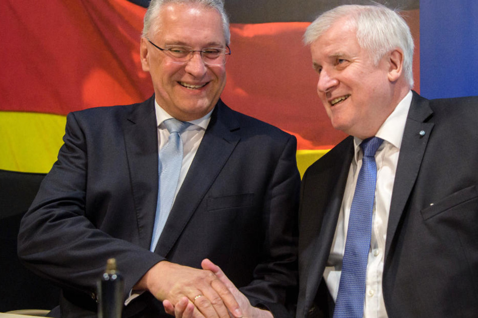 Joachim Herrmann (l.) erwartet einen schnelle Einigung mit dem Bund.