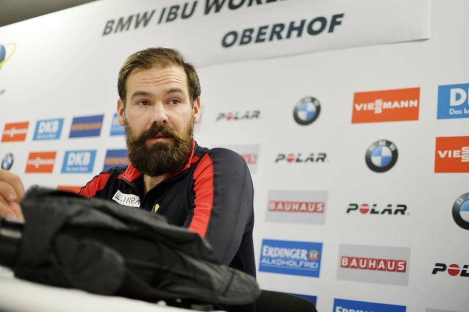 Michael Rösch hatte beim Biathlon-Weltcup in Oberhof unter Tränen sein Karriereende verkündet.