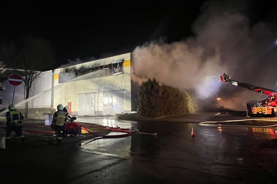 Die Feuerwehr war mit einem Großaufgebot im Einsatz.