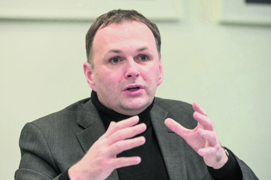 Kritisiert die "sogenannten" Dienstreisen des OB: Linke-Chef André Schollbach (40).