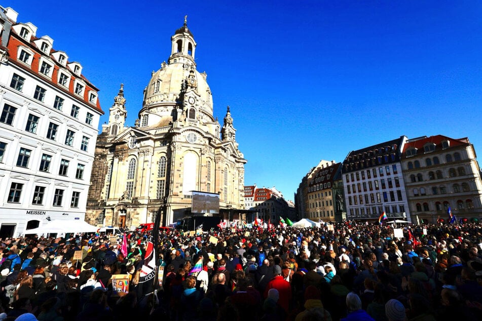 Am Sonntag demonstrierten in Dresden rund 13.000 Menschen gegen Rechts.
