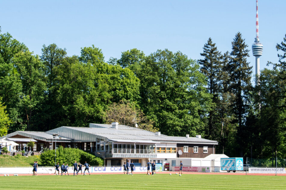 Die Stuttgarter Kickers lagen zum Zeitpunkt der Saisonunterbrechung auf dem zweiten Tabellenplatz und kämpften um den Aufstieg in die Regionalliga. (Archivbild)