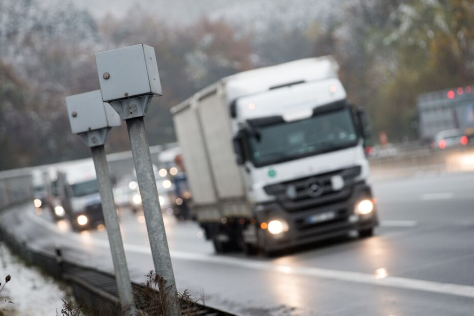 Der Blitzer auf der A2 löst pro Tag mehr als 300 Mal aus.