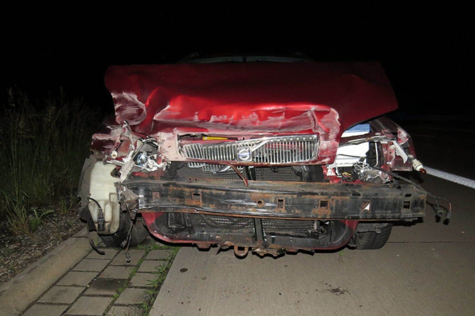 Totalschaden: Der Fuchs kostete dem 49-jährigen Fahrer seinen Volvo.