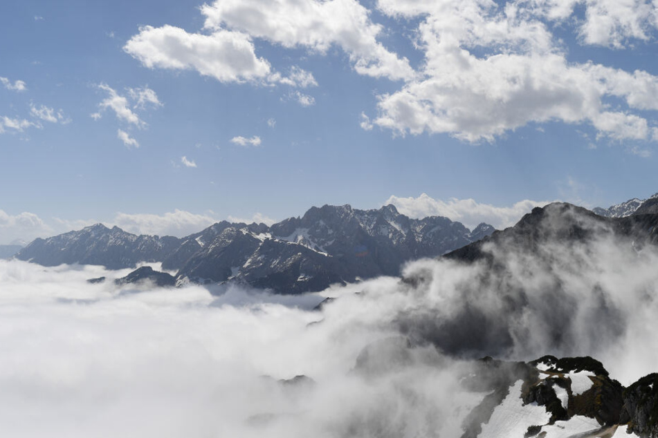 Im bayerischen Wettersteingebirge ist ein Wanderer in den Tod gestürzt. (Archivbild)