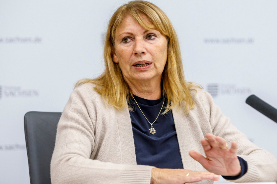 Gesundheitsministerin Petra Köpping (62, SPD) sieht keine Notwendigkeit, die FFP2-Pflicht in Sachsen einzuführen.