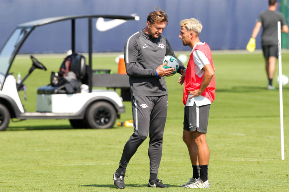 RB-Coach Ralph Hasenhüttl (l.) hat bei der Aufstellung heute Abend die Qual der Wahl. Kommt Neuzugang Kevin Kampl (r.) zu seinem ersten Einsatz?