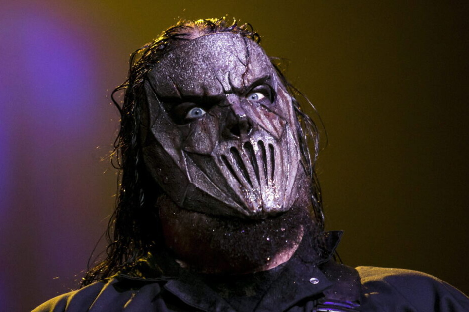 In dem Charterflugzeug sitzen sonst die Jungs der US-Band Slipknot. Im Bild ist Gitarrist Mick Thomson.