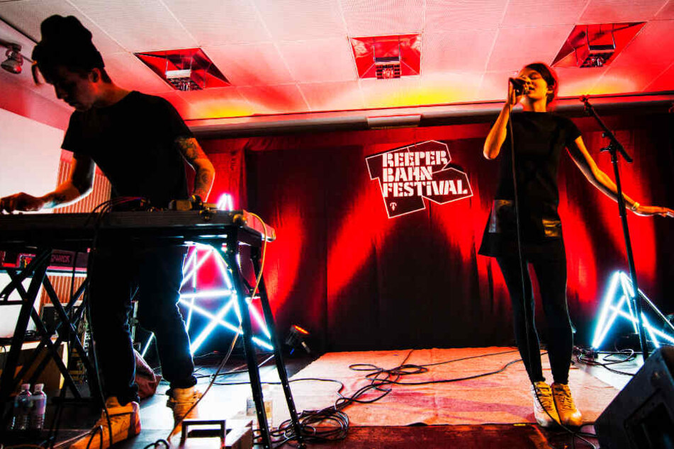 600 Konzerte in vier Tagen: Hamburger Reeperbahn Festival startet!