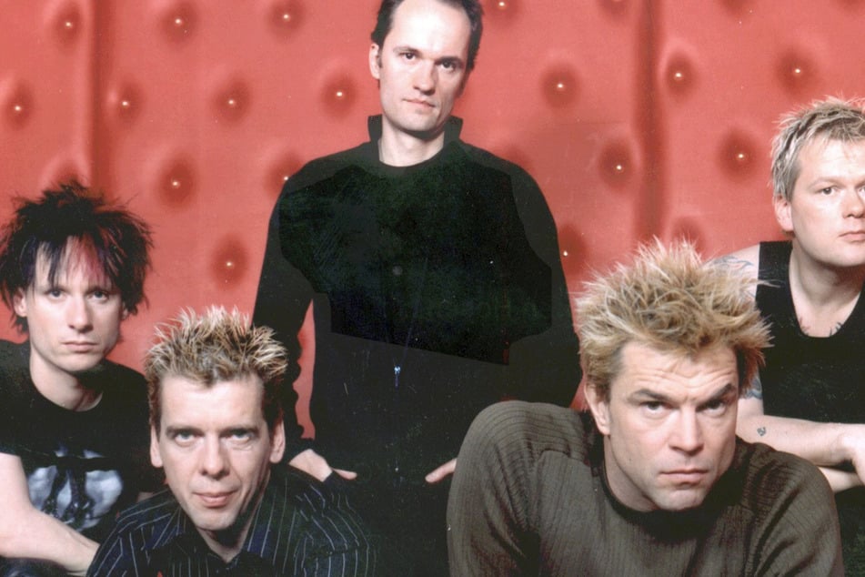 2002 stand die Band wieder wie gewohnt auf der Bühne. Fünf Jahre zuvor war Rieke ums Leben gekommen. (Archivbild)