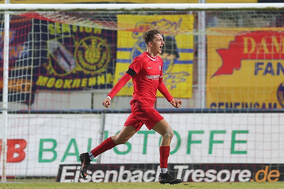 Lukas Eixler (21, im Bild) jubelte über seinen Treffer zum 2:0 gegen Lok. FSV-Sportdirektor Robin Lenk (40) verglich ihn bei seiner Ankunft mit Nick Woltemade (23).