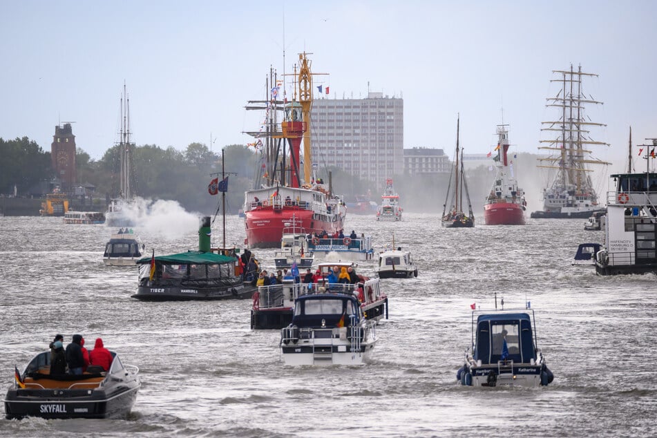 Wer als Besucher zum Hafengeburtstag nach Hamburg reisen möchte, findet schon jetzt kaum mehr Unterkünfte. Wenn doch, sind diese teurer als üblich.