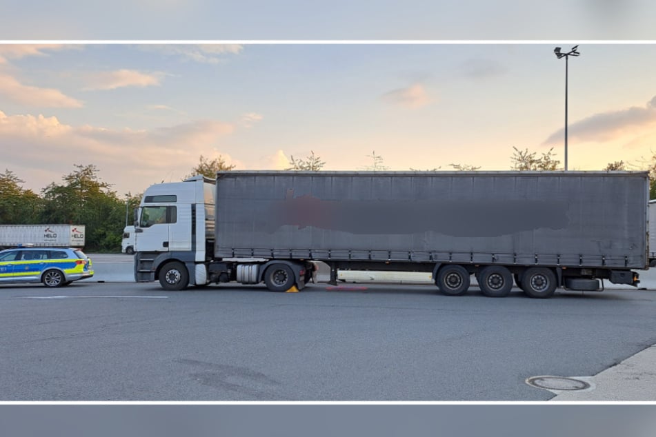 Der polnische Lkw-Fahrer durfte seine Fahrt mit dem desolaten Lastwagen nicht mehr fortführen.