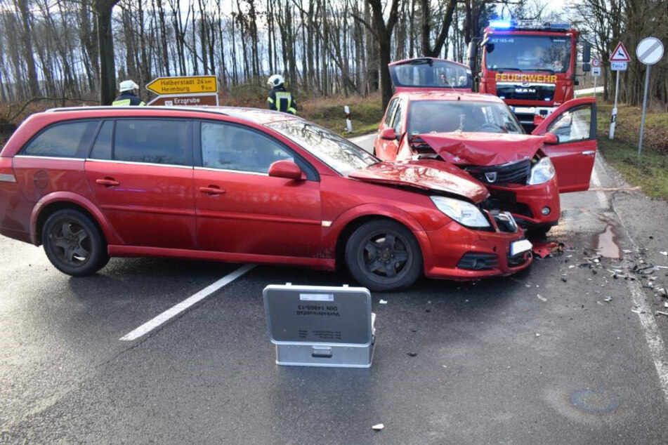 Crash auf Kreuzung: Zwei Verletzte bei Unfall im Harz