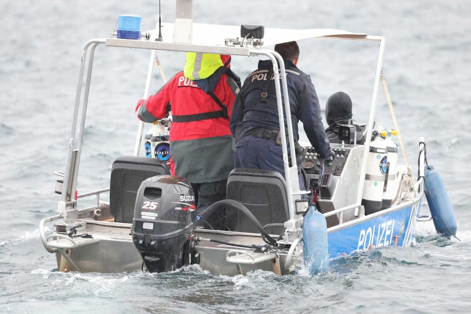 Am Freitag musste die Polizei die Suche wegen der schlechten Wetterverhältnisse abbrechen.