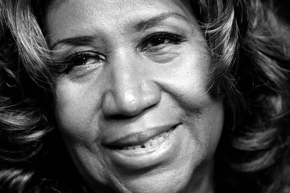 Aretha Franklin, US-amerikanische Soul-Sängerin, Songwriterin und Pianistin, ist am 16. August 018 im Alter von 76 Jahren an Bauchspeicheldrüsenkrebs gestorben.