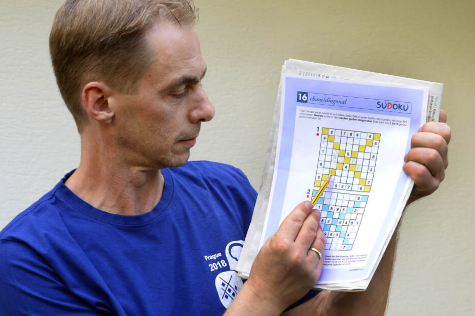 Postbote Michael Ley aus Engelskirchen hat Aussichten auf den Titel Sudoku-Weltmeister.