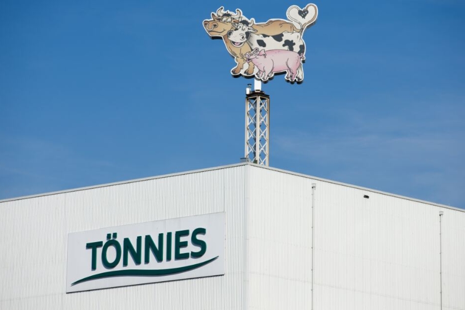 Der Unternehmer ist Miteigentümer des Fleisch-Imperiums Tönnies in Rheda-Wiedenbrück.