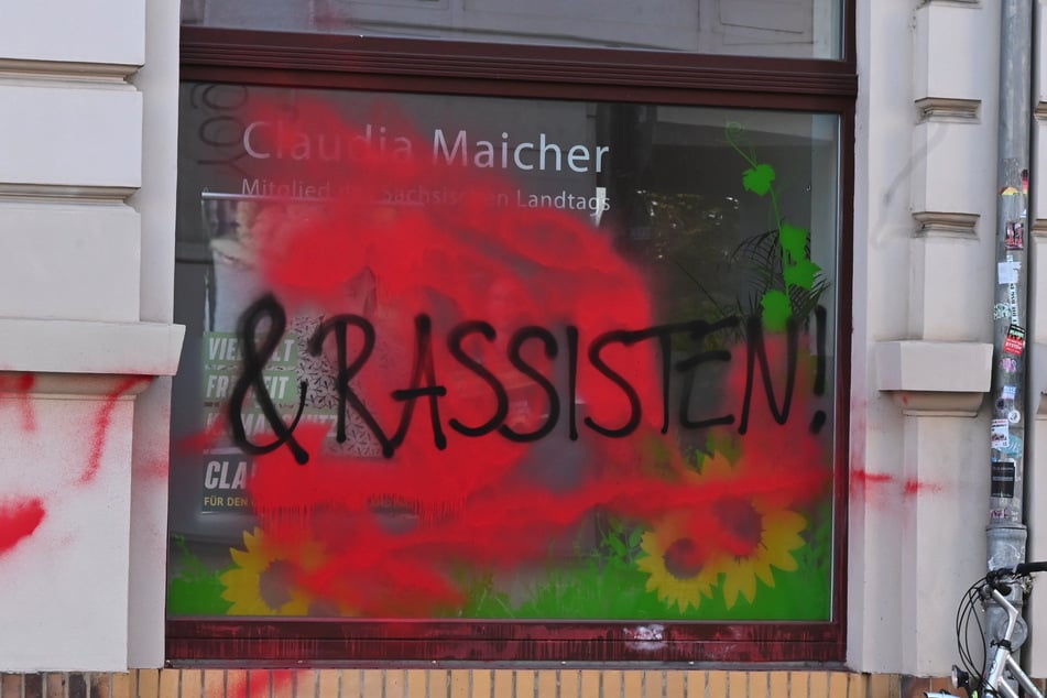 In Leipzig beschmierten Vandalen ein Büro der Grünen.