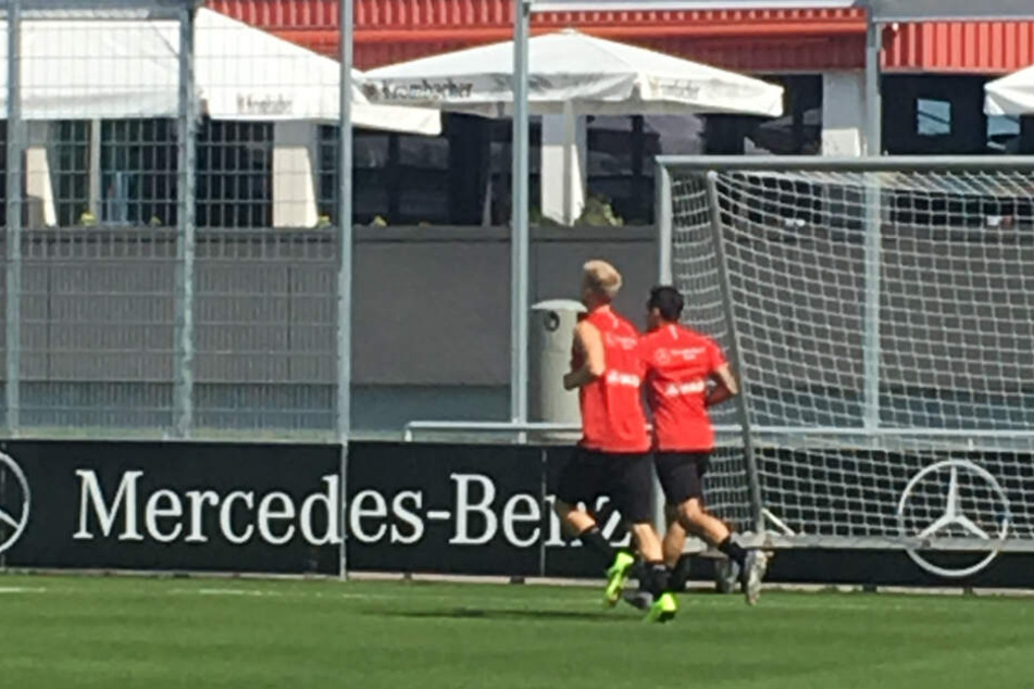 Beim öffentlichen Training zogen sie noch einsam ihre Runden: Timo Baumgartl (l.) und Anastasios Donis (r.).