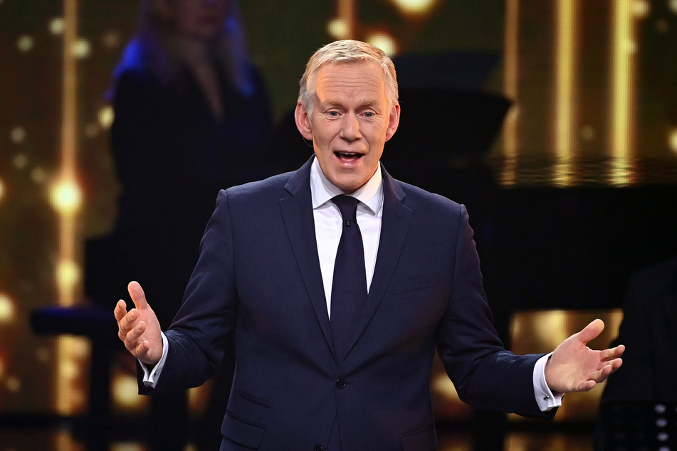 Johannes B. Kerner (56) war am Freitag zu Gast im "Riverboat" und sprach dort nicht nur über seine Karriere, sondern auch die Chancen der DFB-Elf bei der EM 2021.