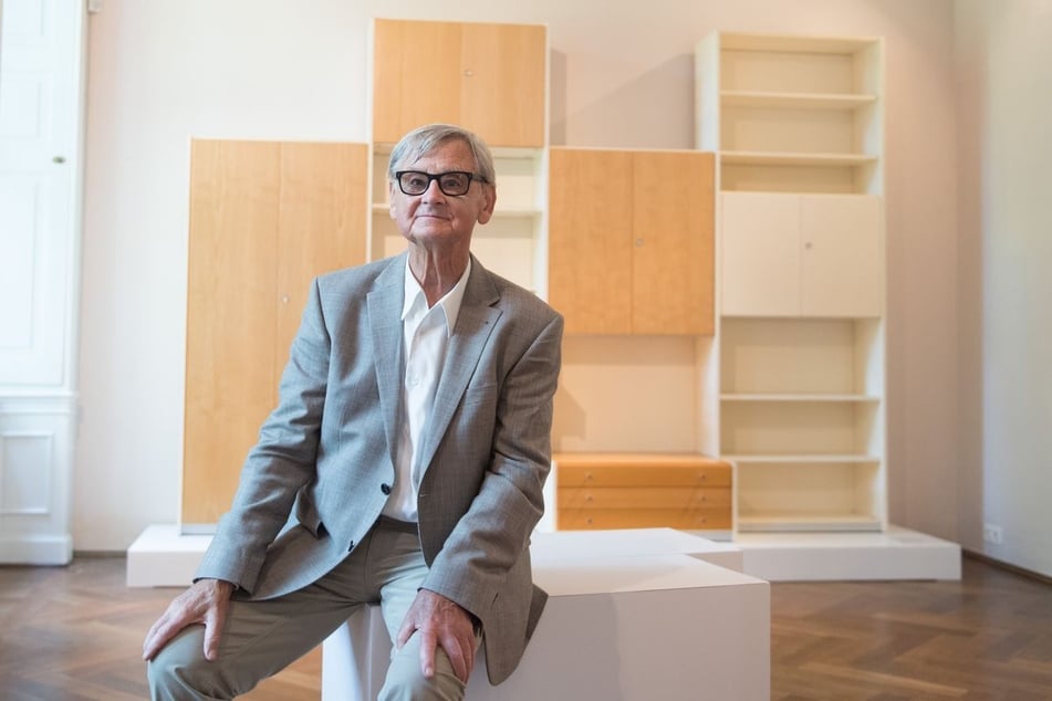 Rudolf Horn (✝ 96) ist einer der bedeutendsten Gestalter und Innenarchitekten Deutschlands, so die Kunststiftung Sachsen-Anhalt.