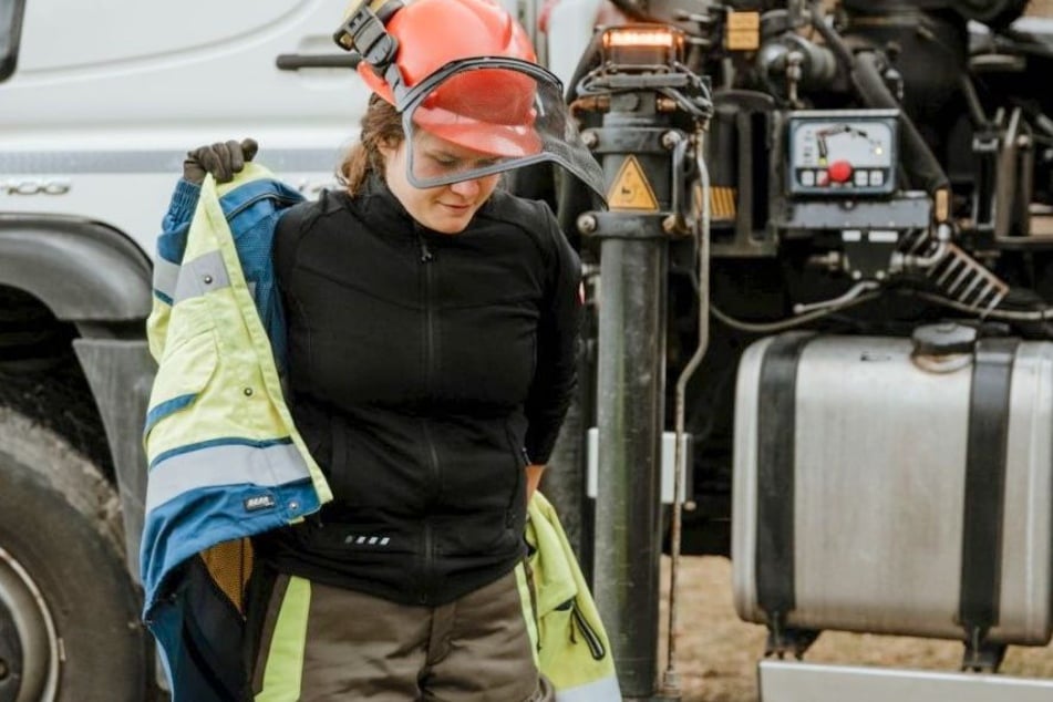 Laura hat ihre Ausbildung zur Wasserbauerin abgeschlossen und startet jetzt mit dem Meister.