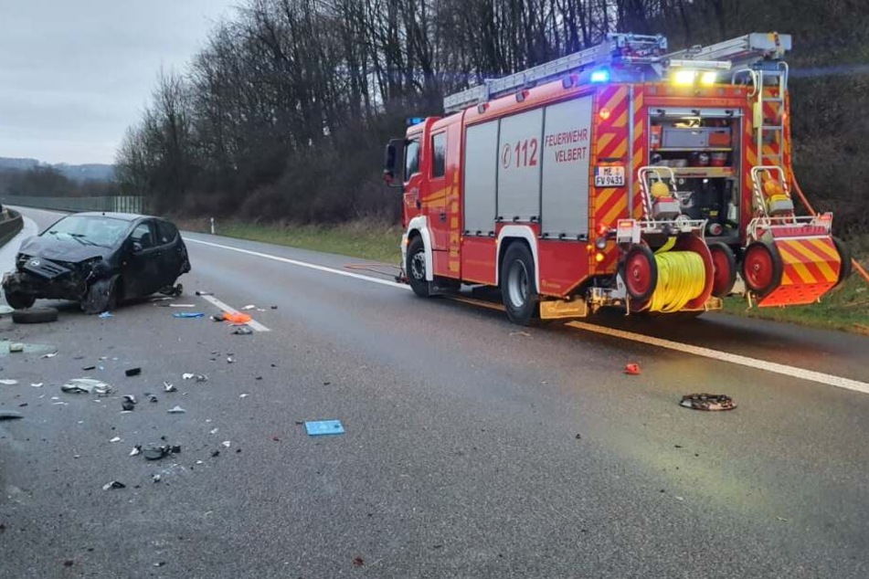 Die Feuerwehr war längere Zeit mit den Aufräumarbeiten beschäftigt.