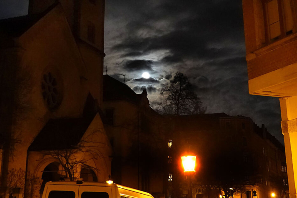 Vollmond in Chemnitz / Sonnenberg.
