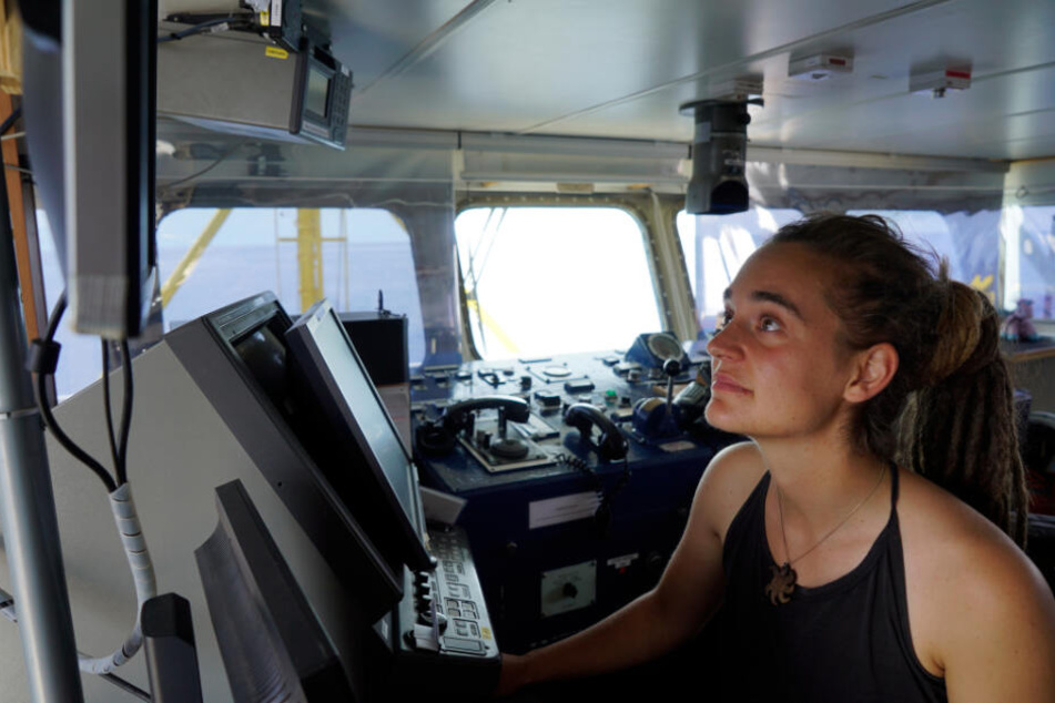 Kapitänin Carola Rackete ist an Bord ihres Seenotrettungsschiffs "Sea Watch 3".