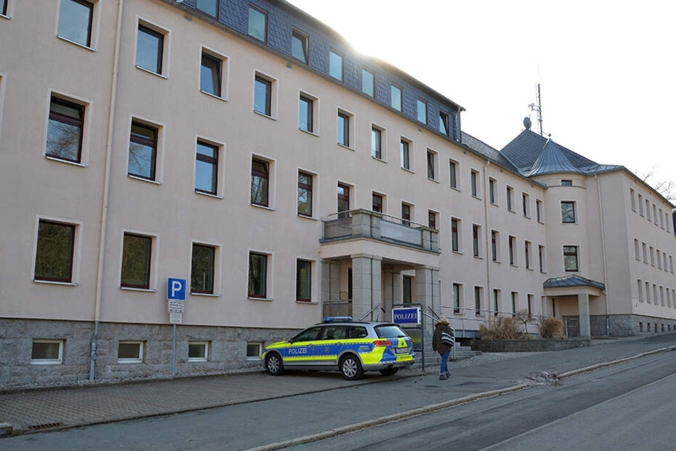 Im Auer Polizeirevier schieben die Beamten landesweit die meisten Überstunden.