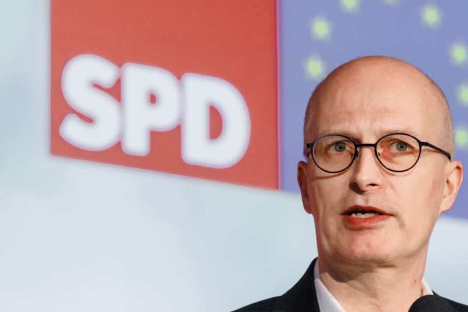 Peter Tschentscher (SPD), Erster Bürgermeister Hamburgs, schwört seine Genossen auf den Wahlkampf ein.