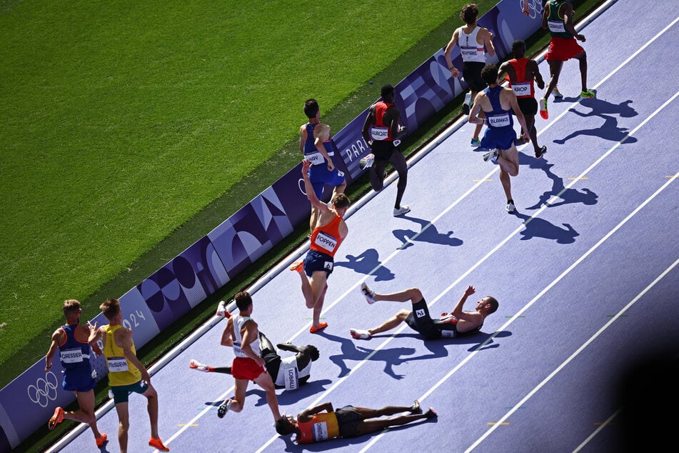 Zahlreiche Athleten kamen im Vorlauf über 5000 Meter zu Fall.