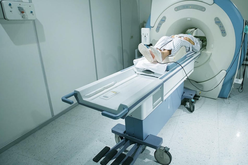 Mann stirbt schrecklichen Tod in MRT-Gerät