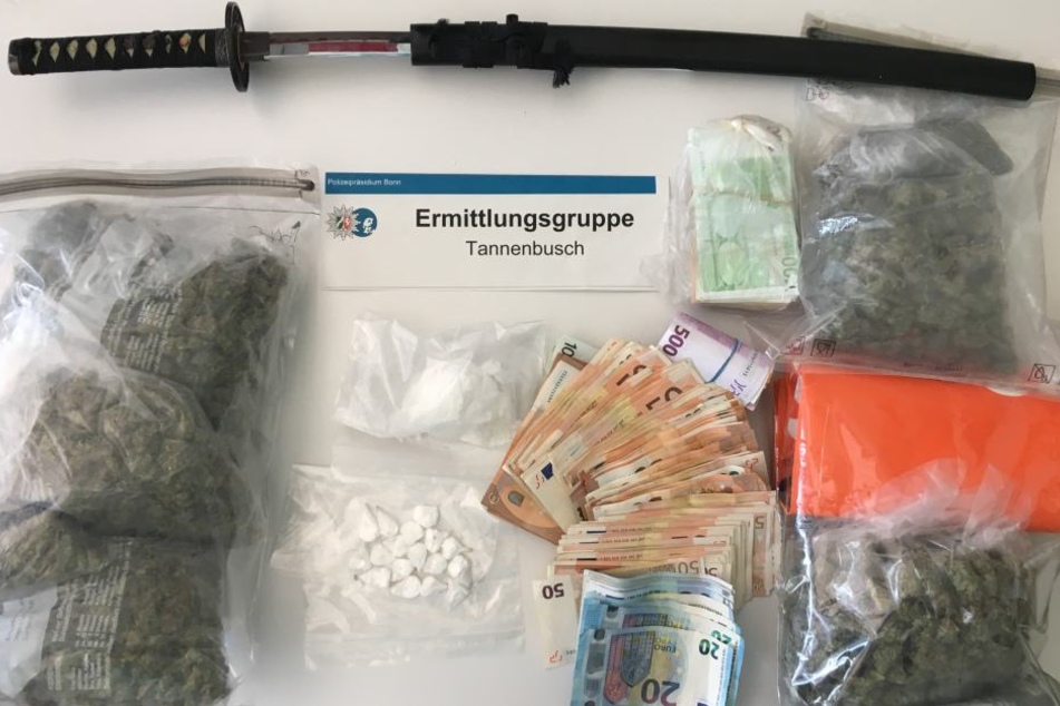 Die Beute der Polizei nach der Razzia.