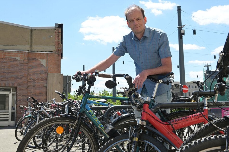 Ralph Sontag (56), Vorsitzender des ADFC-Kreisverbands Chemnitz, ist im Alltag viel mit dem Fahrrad unterwegs.