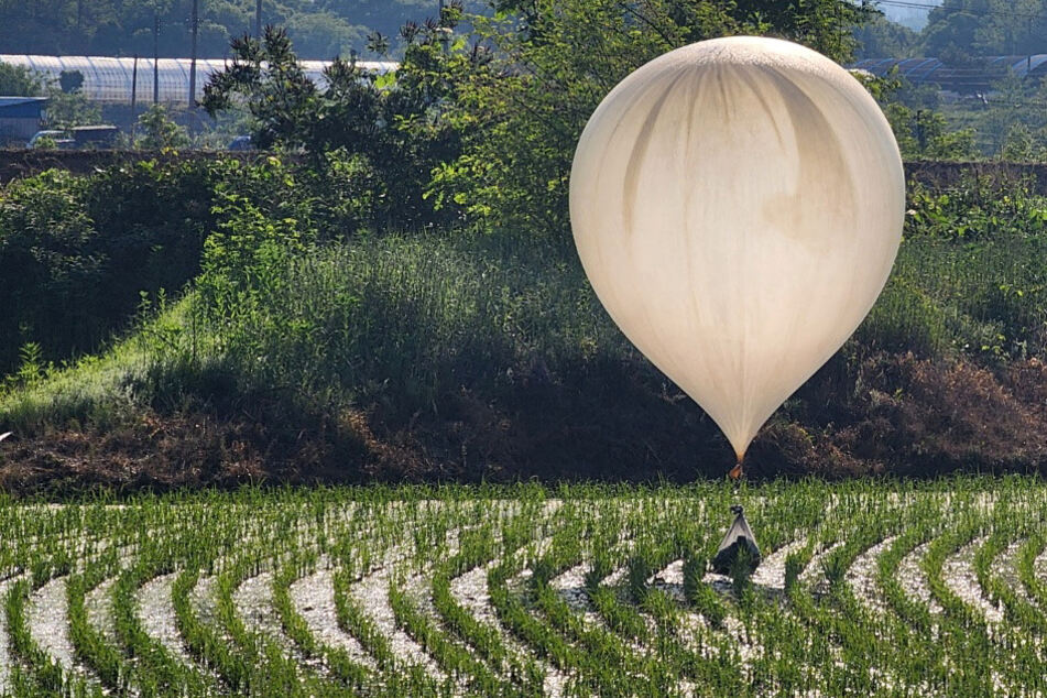 North Korea accused of launching hundreds of poop balloons in "tit-for-tat" action