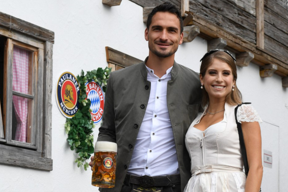 Hier wirkte das Promi-Paar noch glücklich: Cathy Hummels (34) und ihr Mann Mats (33) beim Münchner Oktoberfest 2018.