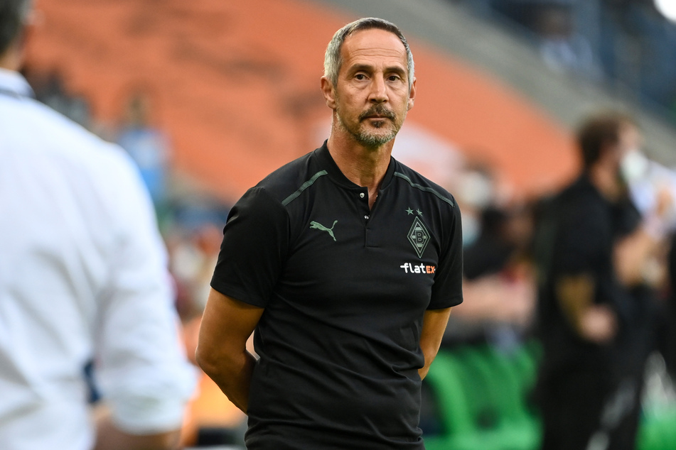 Fohlen-Trainer Adi Hütter (51) mit besorgter Mine. Der Österreicher musste zuletzt auf mehrere Leistungsträger verletzungsbedingt verzichten.