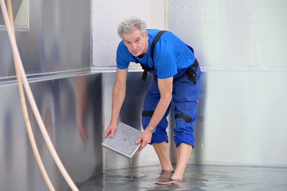 Badleiter Frank Weitschat (60) zog den "Stöpsel".