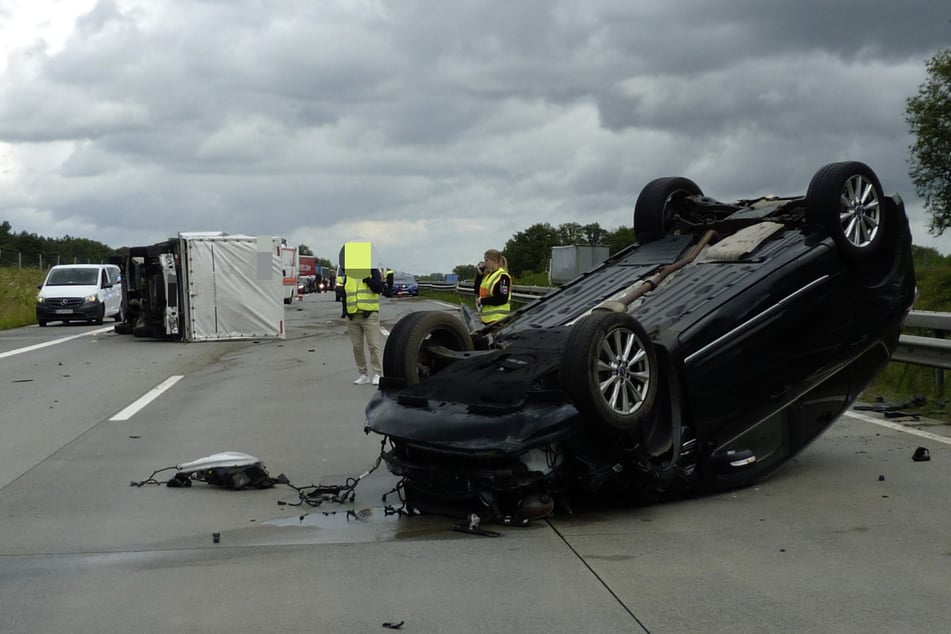 Unfall A1: Stundenlange Sperrungen und mehrere Verletzte! Unfälle legen Verkehr auf der A1 lahm