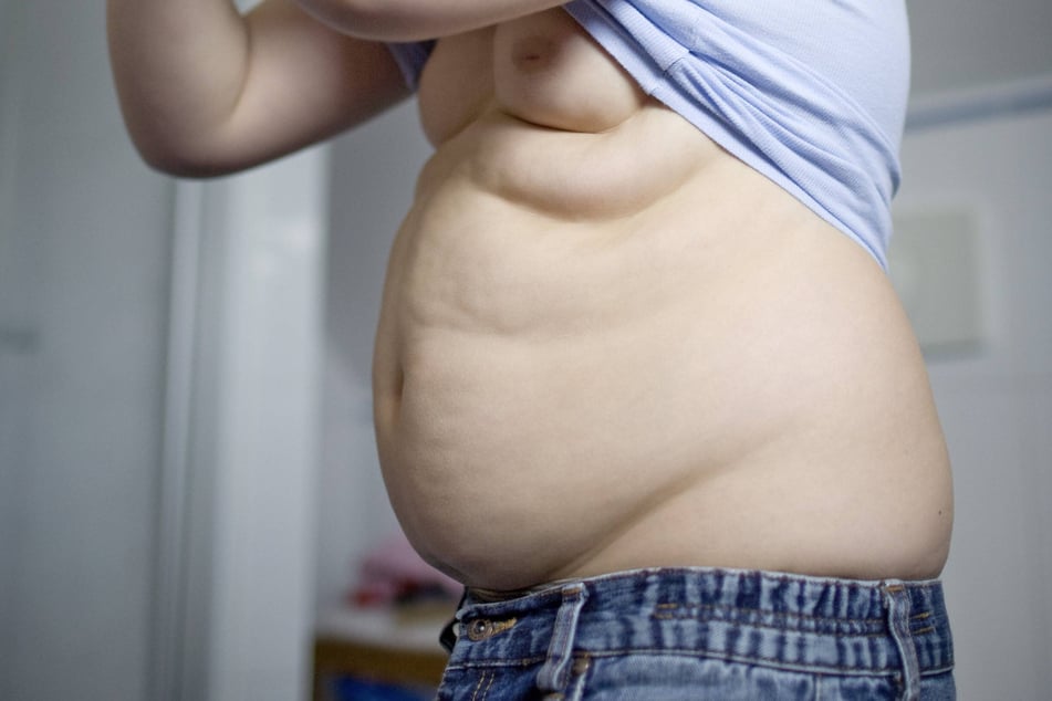 Wer als Jugendlicher schon solch eine Plauze hat, läuft Gefahr, im Erwachsenenalter schwere gesundheitliche Probleme zu bekommen.