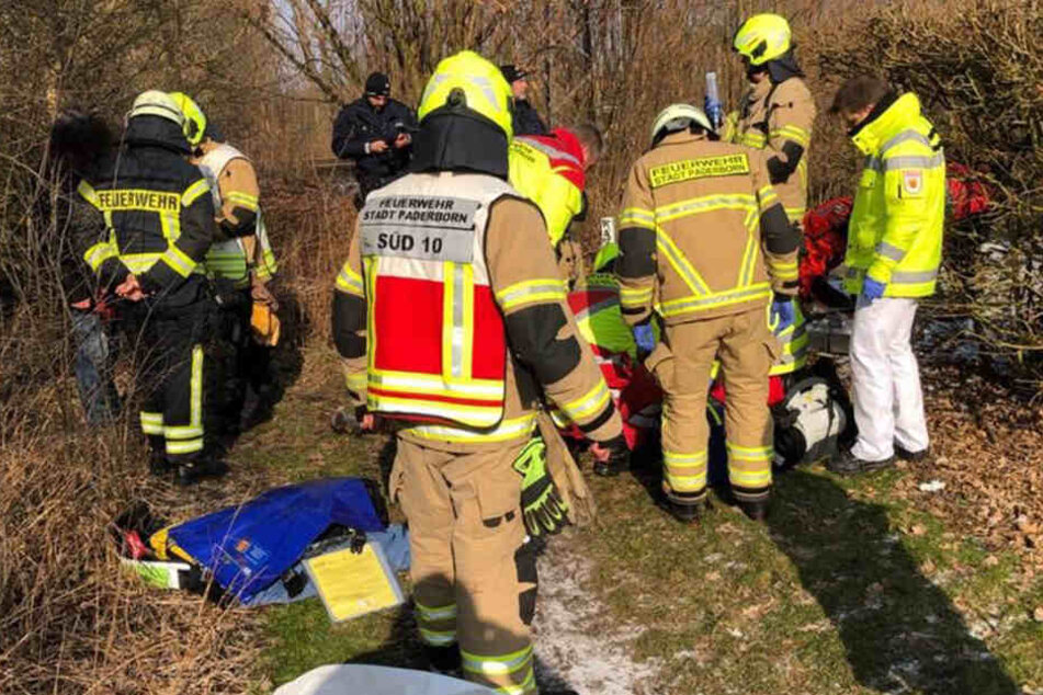 Ein Hund erlangte die Aufmerksamkeit des Mannes, der die Frau in der Alme fand.
