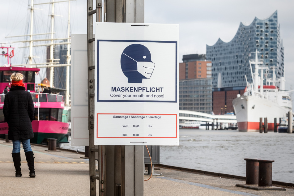 Hamburg hat erst kürzlich die Maskenpflicht ausgeweitet. Sie gilt unter anderem am Hafen.