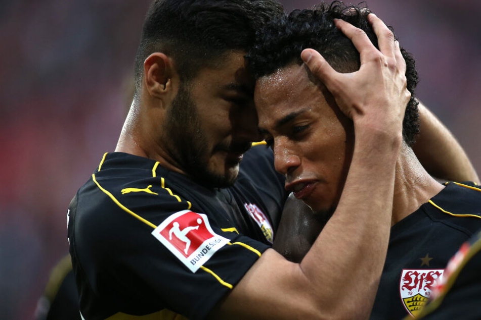 Zu früh gefreut: Ozan Kabak (l.) und Dennis Aogo (r.) feierten das vermeintliche VfB-Tor in der Relegation gegen Union Berlin, was jedoch wegen einer Abseitsstellung nicht gegeben wurde.