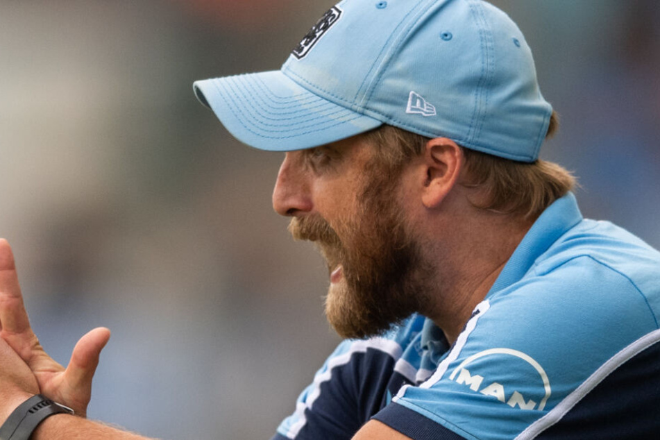 Daniel Bierofka und der TSV 1860 München stehen in der nächsten Pokalrunde.