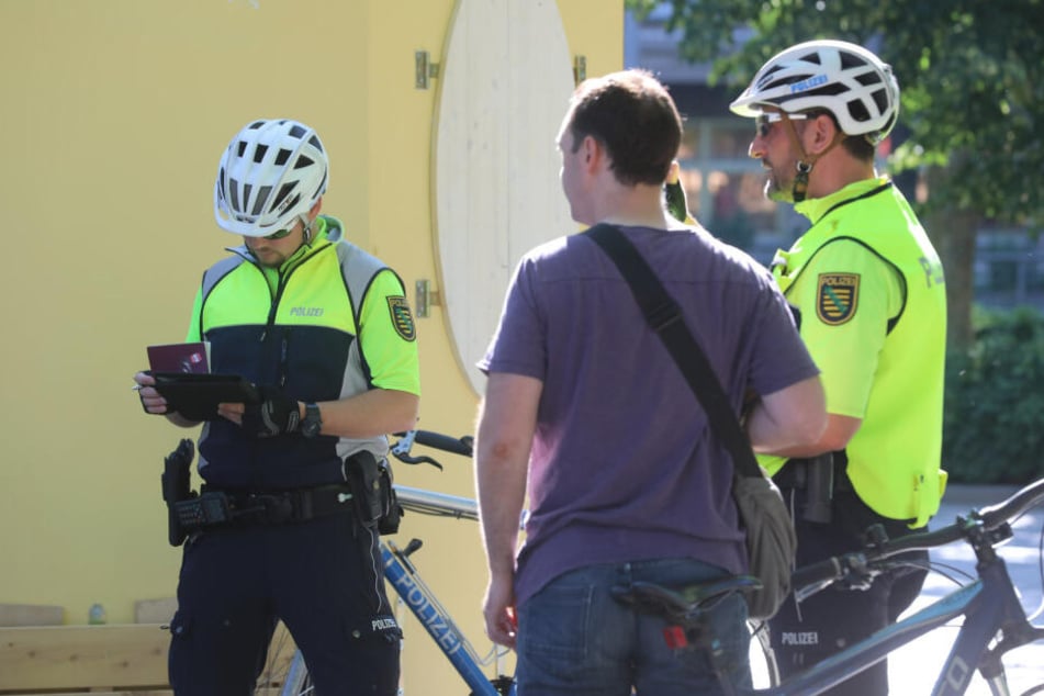 Die erwischten Radfahrer wurden sofort am Albertplatz gestellt.