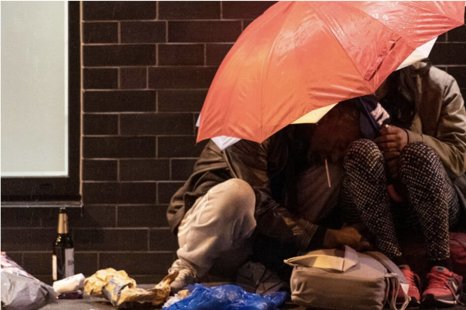 Zehn Obdachlosen soll durch das Projekt für 77 Tage ein Dach über den Kopf gestellt werden.